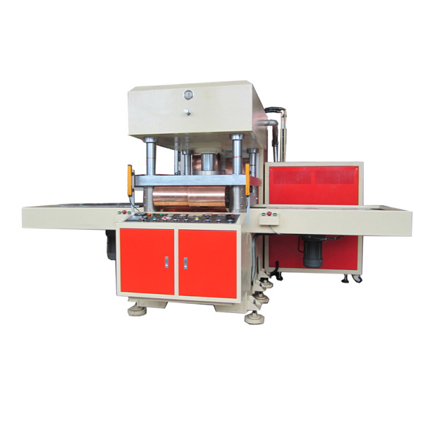 印刷禮品盒油壓式壓痕模切機(jī) 印刷禮品盒油壓式壓痕模切機(jī)